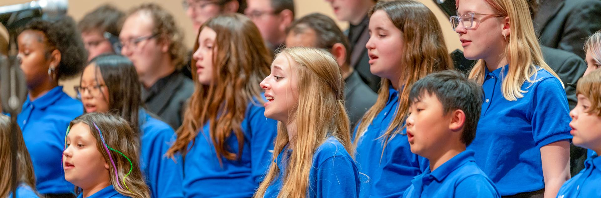 2023 Youth Choir Workshop readies for their performance. 